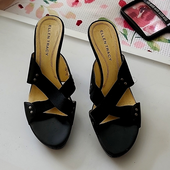 Heeled sandals - Picture 1 of 6